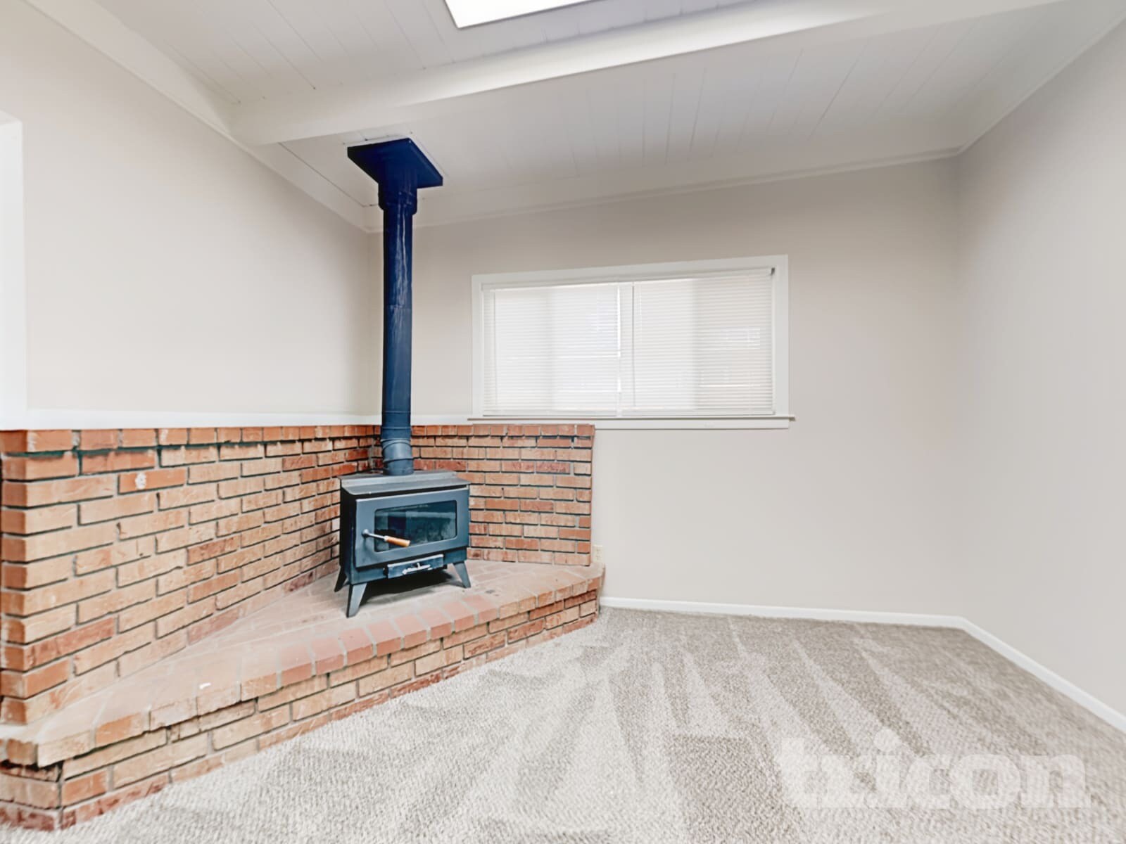 Building Photo - 1045 Crown Dr
