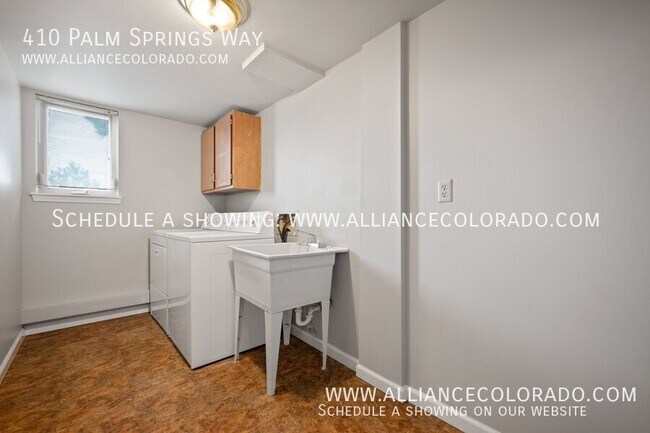 Building Photo - 410 Palm Springs Way