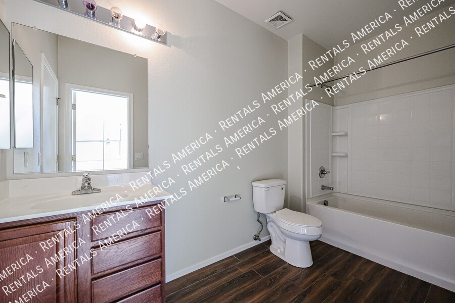 Building Photo - 1255 S Rialto