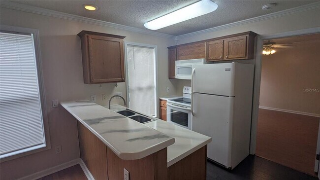 Building Photo - 2905 SW Archer Rd