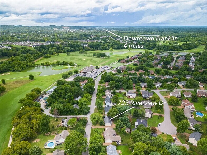 Building Photo - 723 Riverview Dr