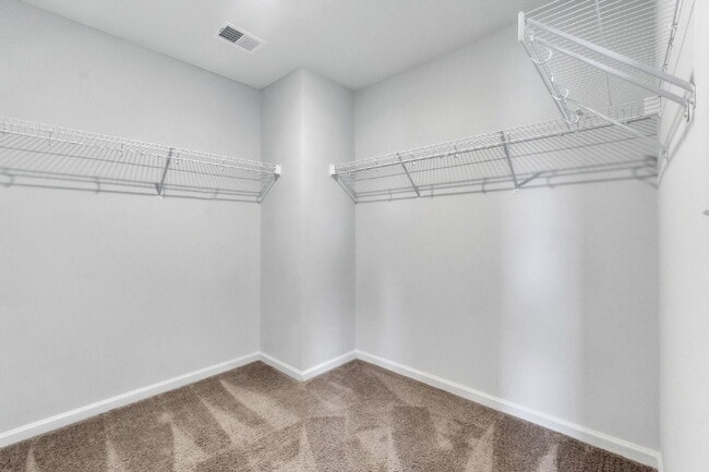 Building Photo - Modern 4-Bedroom Home in Butler Knoll in I...