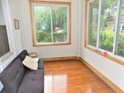 Building Photo - 19 University Rd