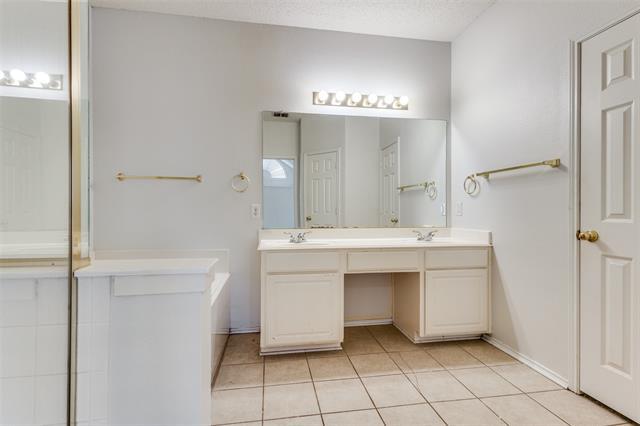 Building Photo - 7046 St Augustine Dr