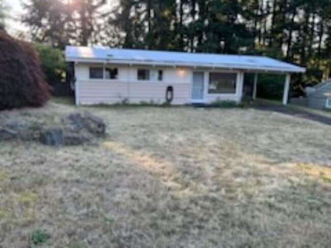 Building Photo - Remolded Rambler 3BR, 1BA,Big shop, fenced...
