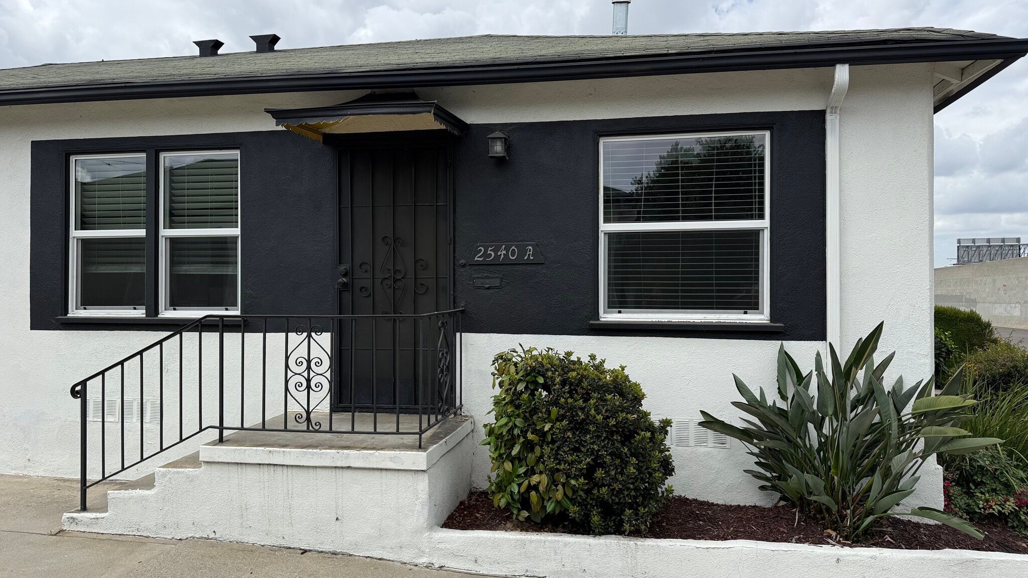 Front door - 2540 W Ramona Rd