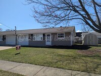 Building Photo - Updated Ranch Duplex in Lorain with Garage