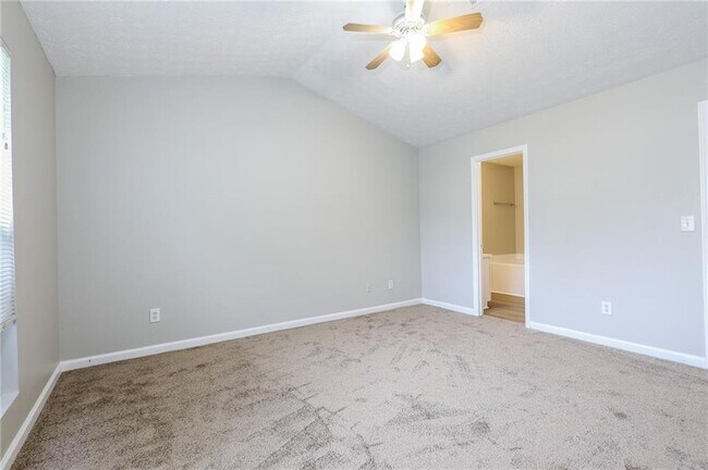 Building Photo - 9402 Highland Ridge