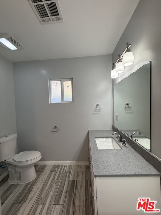 Building Photo - 10745 Saticoy St