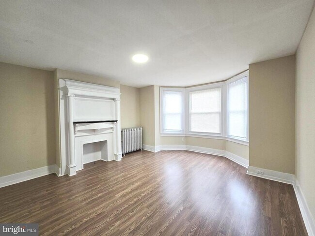 Building Photo - 5222 Catharine St