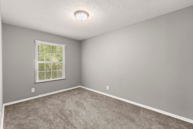 Building Photo - 2 Bedroom Availability