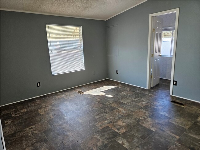 Building Photo - 4479 Amanda Ave