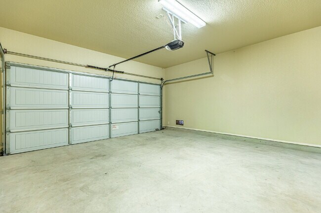 Building Photo - 218 Ragsdale Way