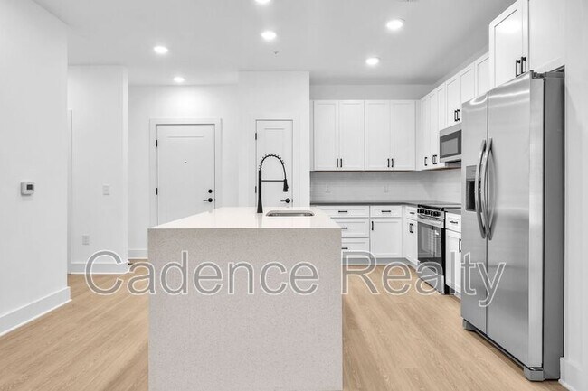 Building Photo - 614 S Kerr Ave
