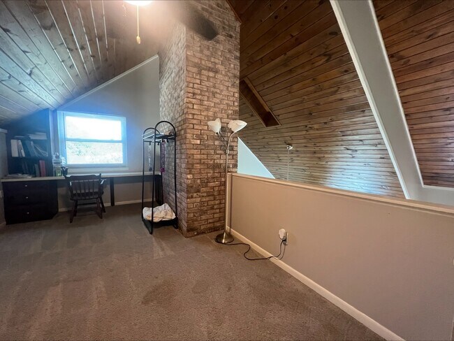 Building Photo - 352 Sailfish Dr