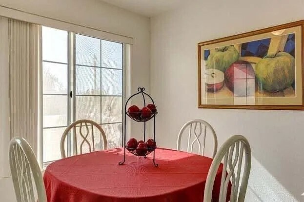 Building Photo - 748 Vista Lago Dr N