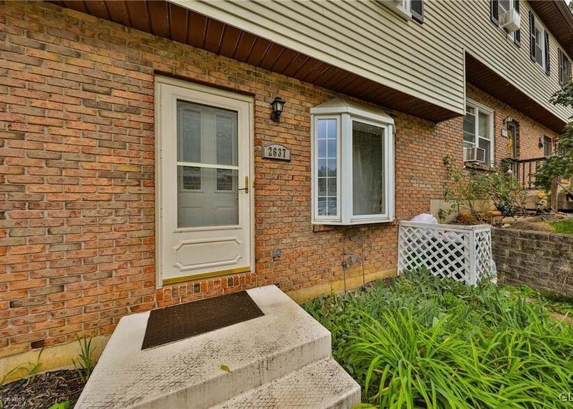 Building Photo - 2637 Arch St SW