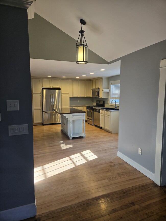 Building Photo - 5 Spaulding Ln