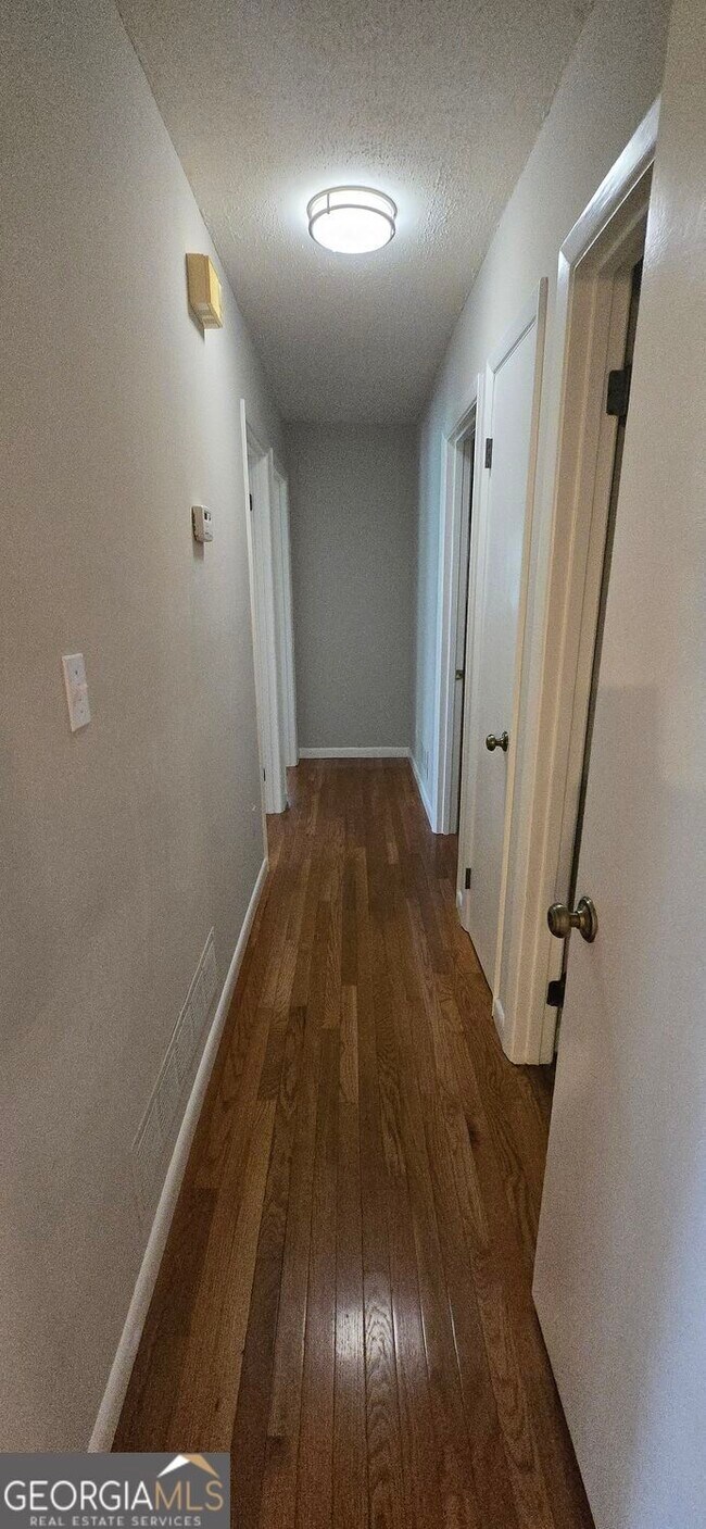 Building Photo - 2902 Highbrook Ct