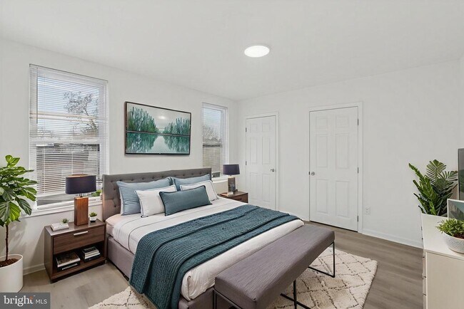 Building Photo - 3827 Cambridge St