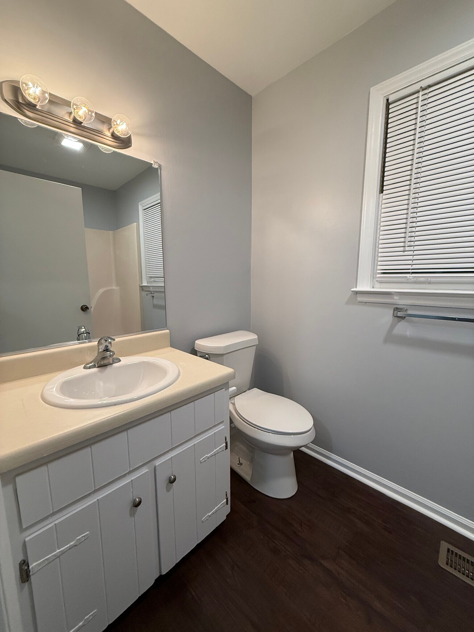Bathroom - 908 S Lexington Ave