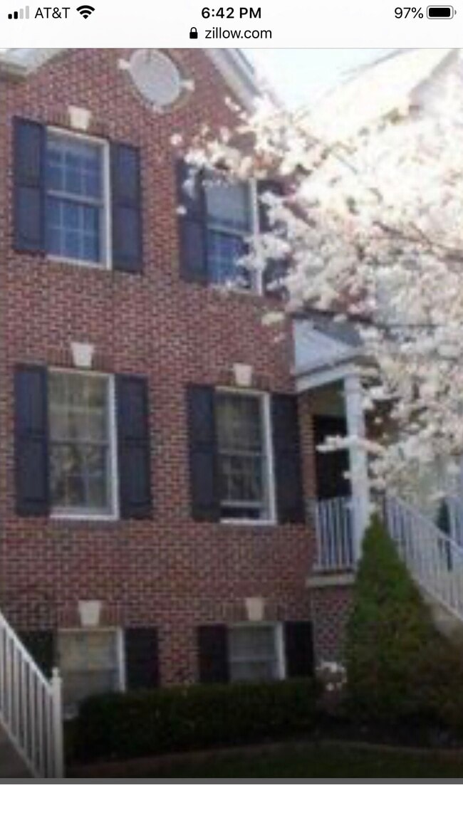 Townhouse $2650 month - 29 Steeple Ct