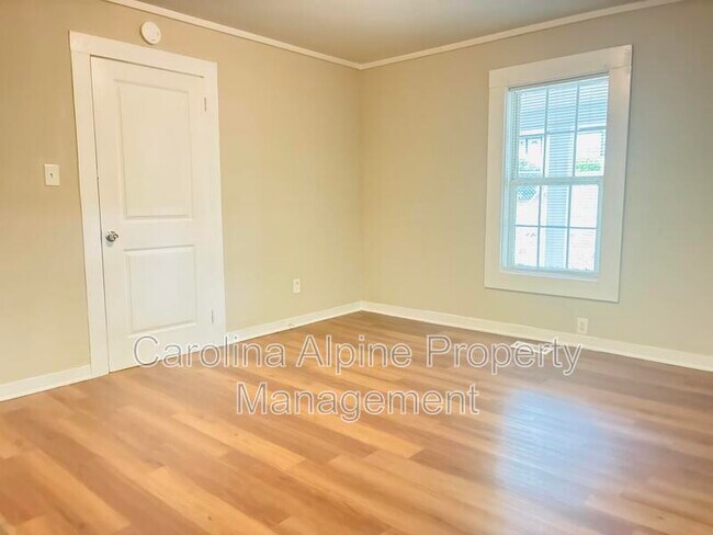 Building Photo - 403 S Yates St