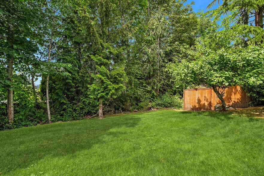 Building Photo - 16534 SE 58th Pl