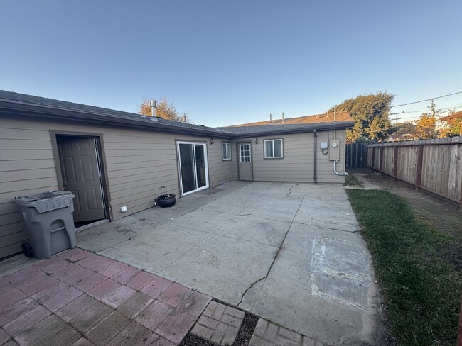 Building Photo - 1776 Pescadero Dr