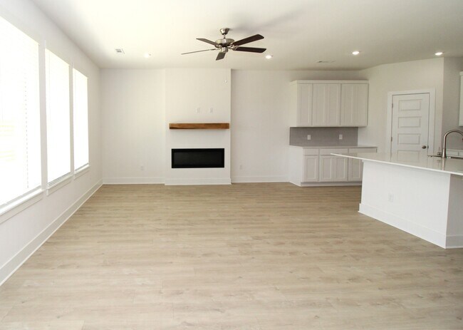 Building Photo - 2309 Langford St