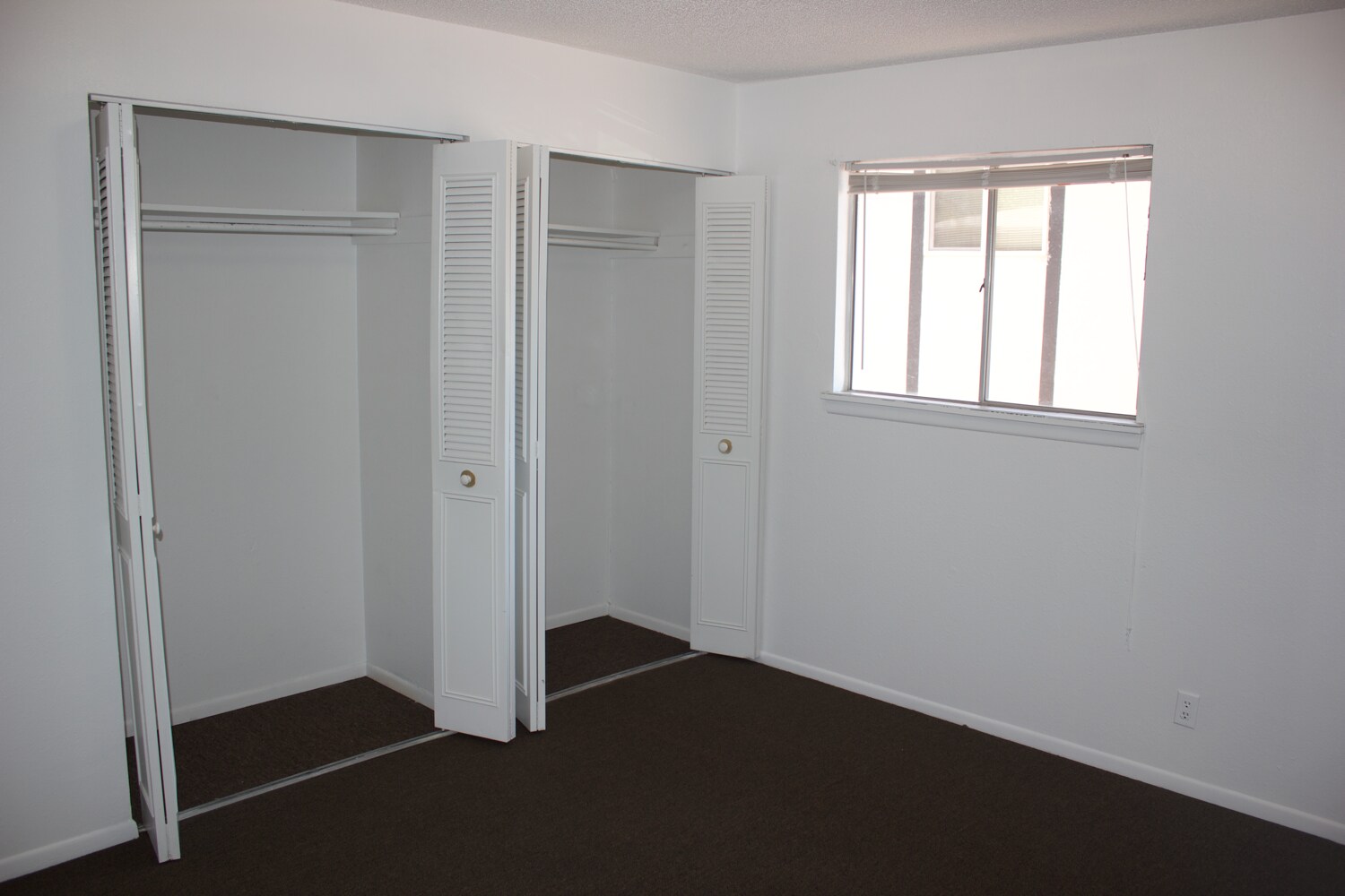 Building Photo - 21 Douglas Ln