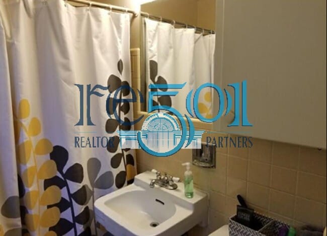 Building Photo - Lovely Home Near UALR