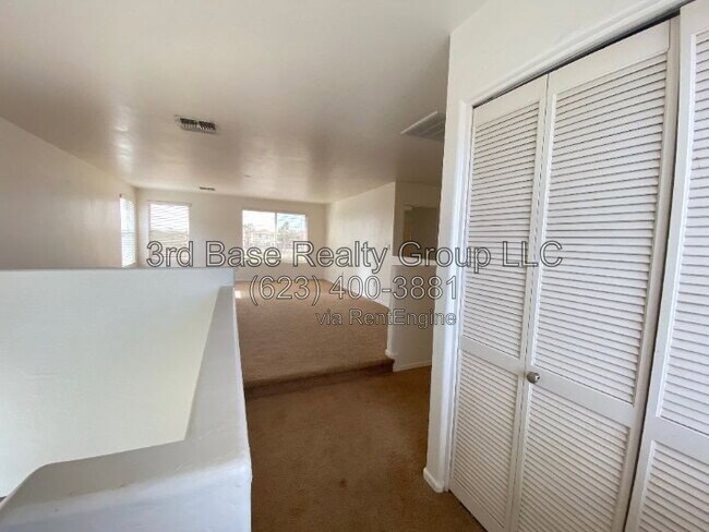 Building Photo - 118 N 224th Ln