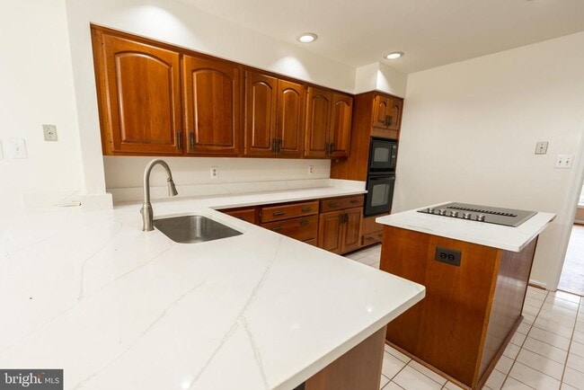 Building Photo - 6503 Deidre Terrace