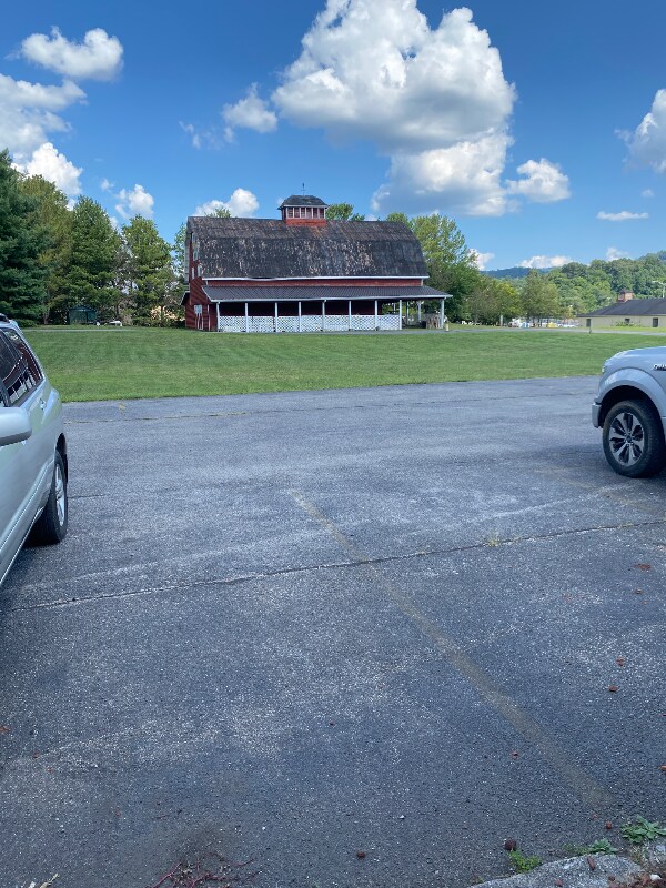 Building Photo - 1421 N Main St