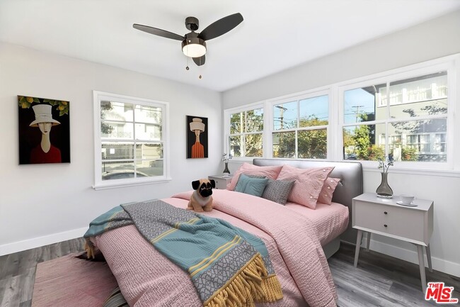 Building Photo - 5016 Clinton St