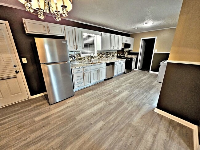 Building Photo - ***Move In Special***HOUSE FOR RENT - PRIC...