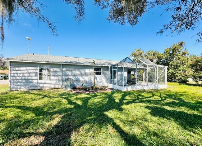 Building Photo - Charming fully furnished 2/2 home in Natur...