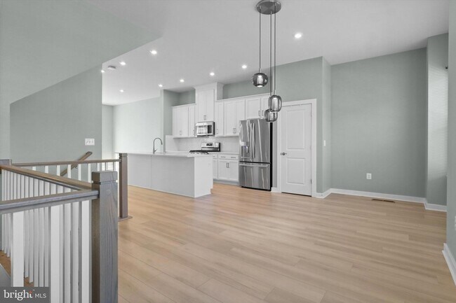 Building Photo - 1780 Cherry Birch St