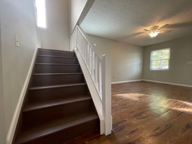 Building Photo - 4821 Lady Jane Ave