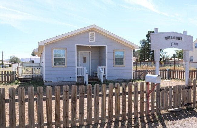 Primary Photo - 1100 W Stockton Ave