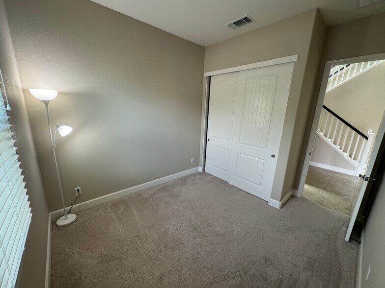 Building Photo - 4319 Echo Lake Way