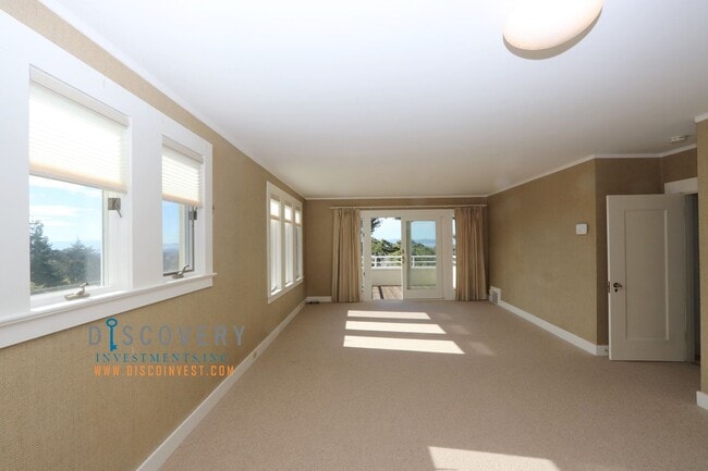 Building Photo - Traditional Six Bedroom Home with Exceptional SF Bay Views with In Law Unit