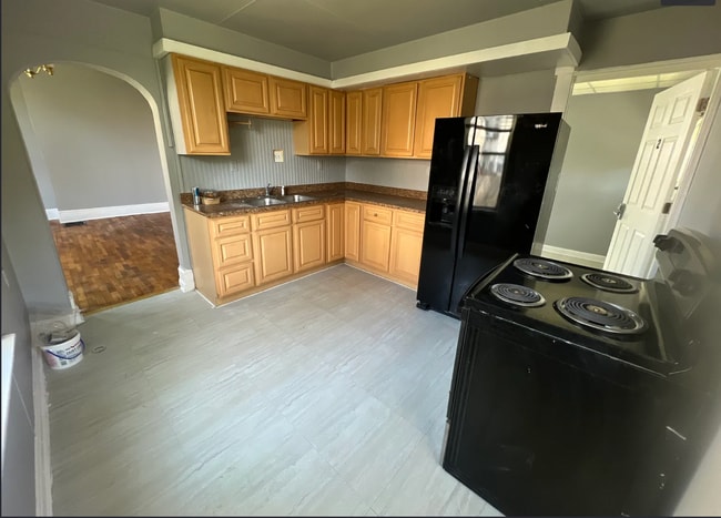 Building Photo - Charming Norwood 3-Bed Gem with Updated Bath, Large Kitchen, and Backyard – Minutes to Xavier & D...