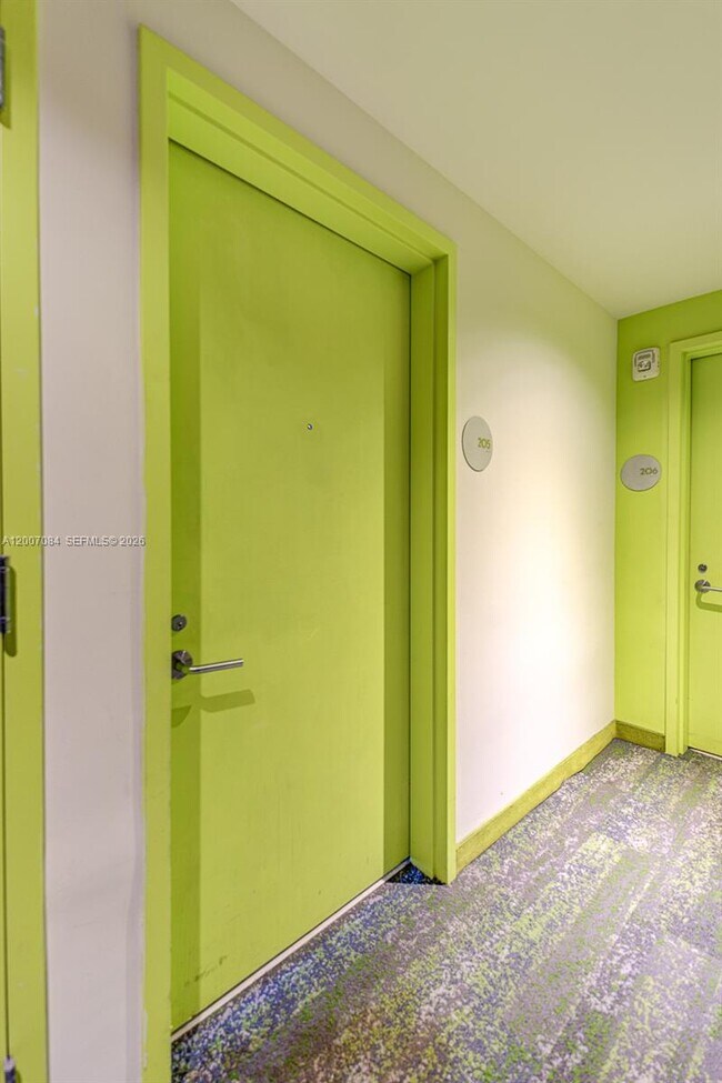 Building Photo - 501 NE 31st St