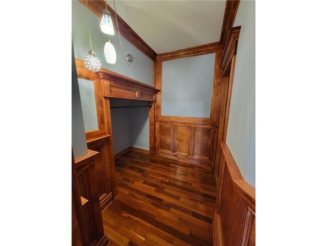 Building Photo - 966 Allen Ave