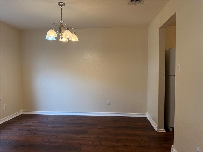 Building Photo - 316 Meadow Park Dr
