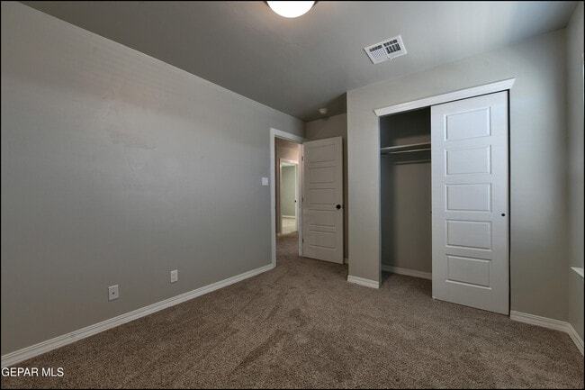 Building Photo - 600 Logwood Ave