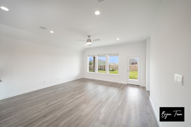 Building Photo - 1728 Daylight Lk Dr