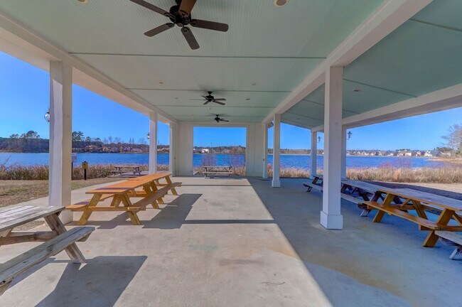 Building Photo - Pristine and Calm Home in Moncks Corner